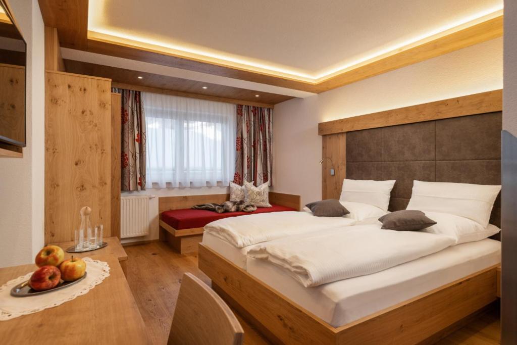 Hotel Dorfstube Holzgau Zewnętrze zdjęcie